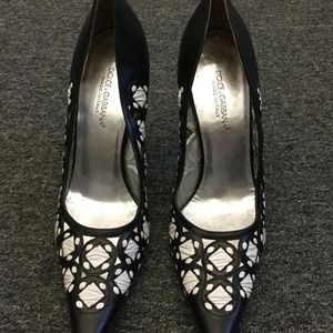 D&G lazer leather pump